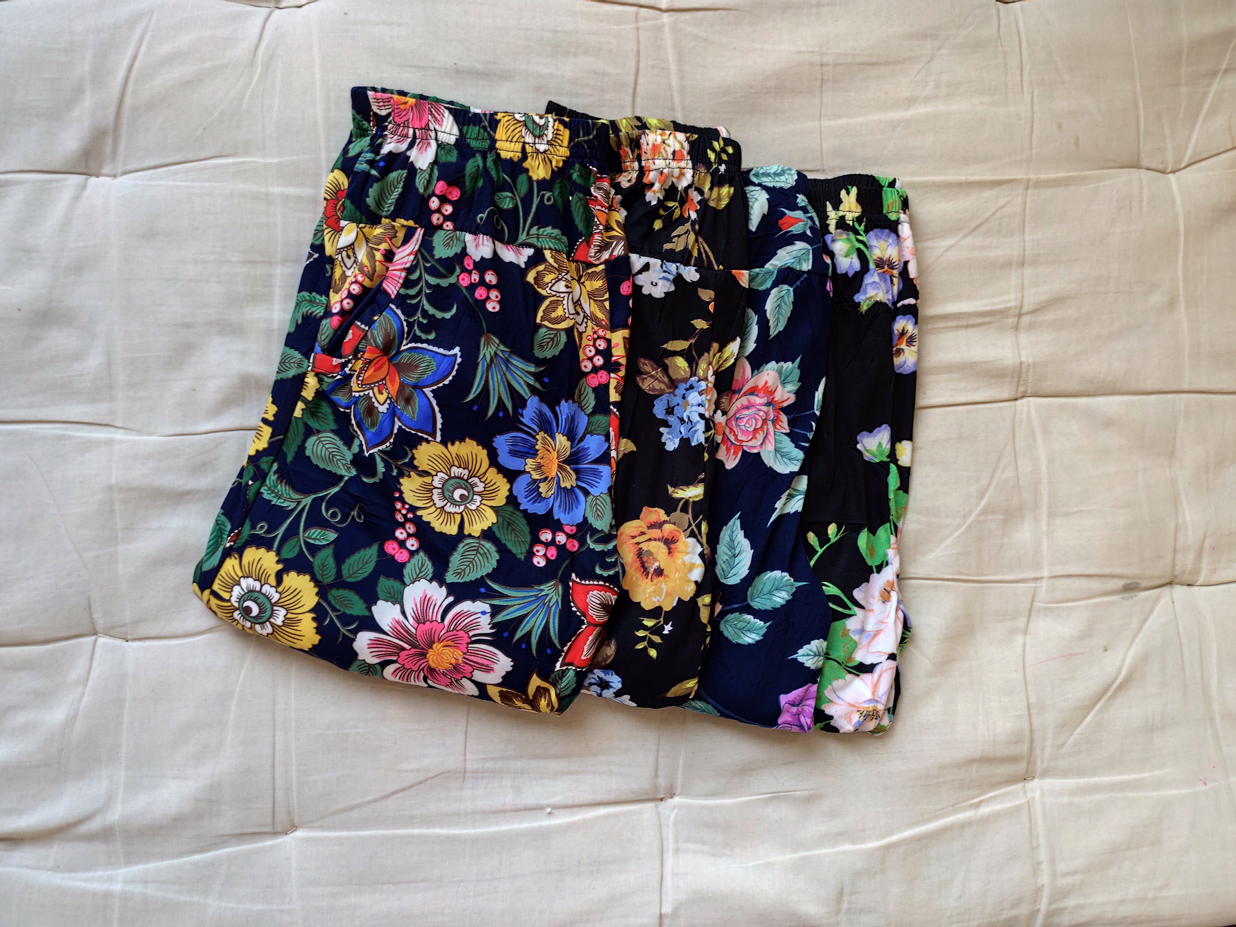 شلوار گیاهی گلدار